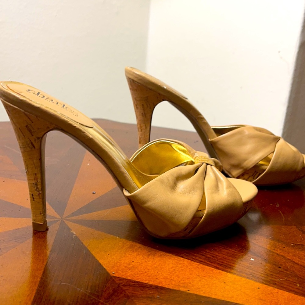 Charles by Charles David platform slides